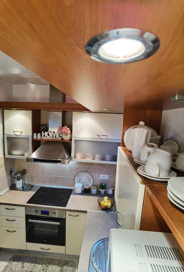 Apartman Sara Preko Bagian luar foto