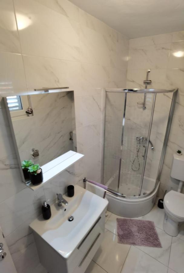 Apartman Sara Preko Bagian luar foto
